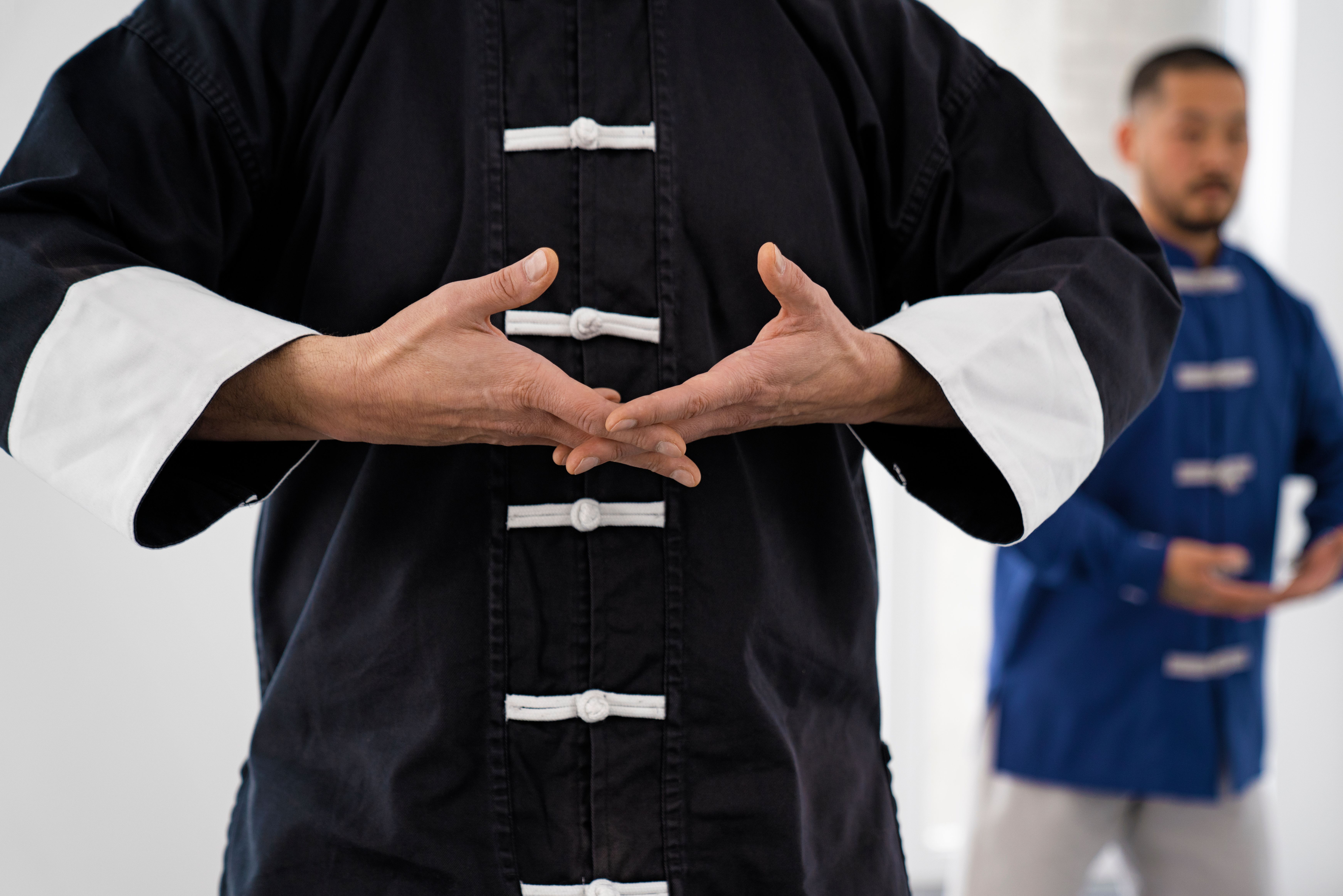 people-practicing-tai-chi-front-view.jpg